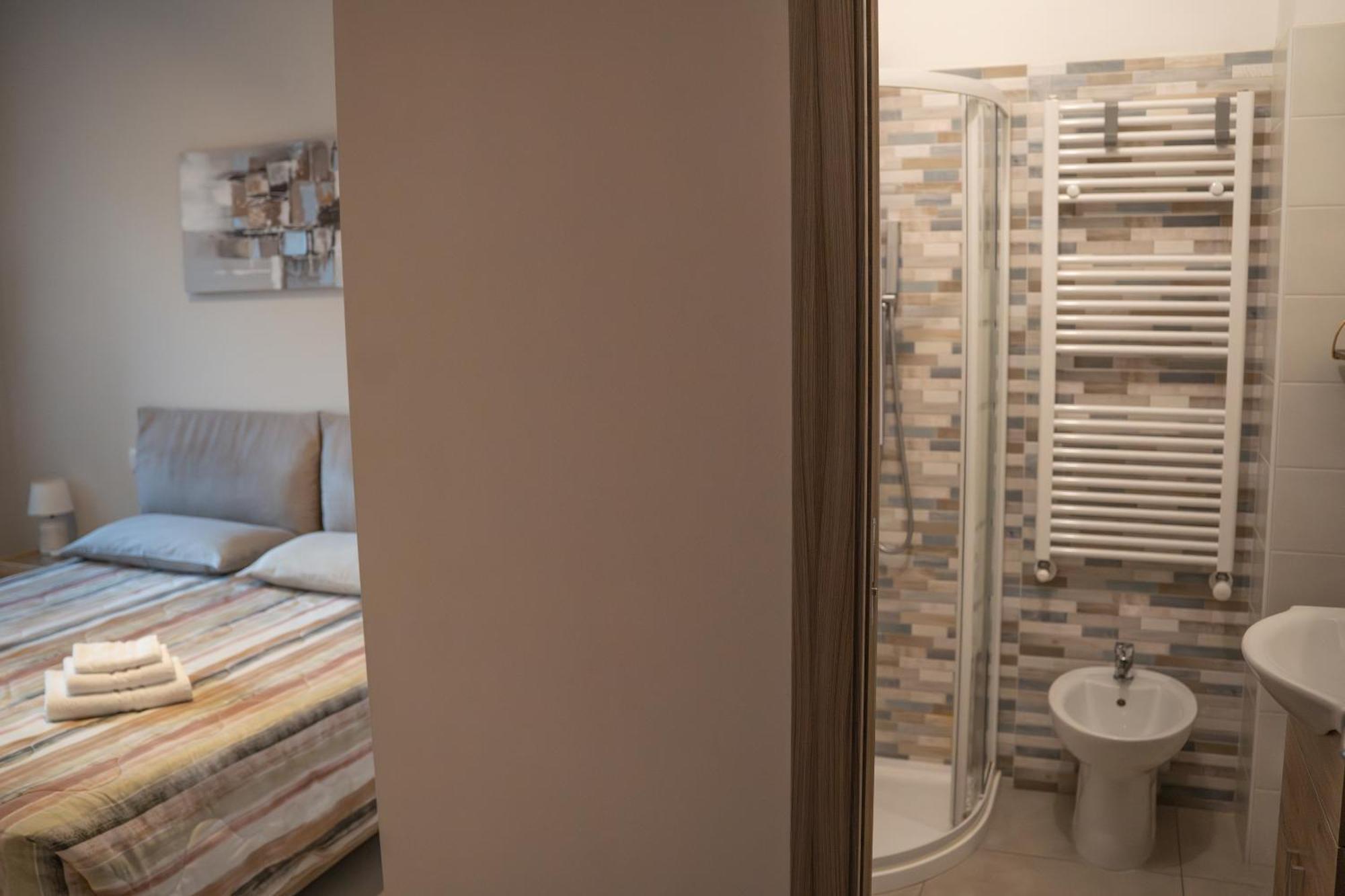 Lugaro Guest House Turin Bagian luar foto