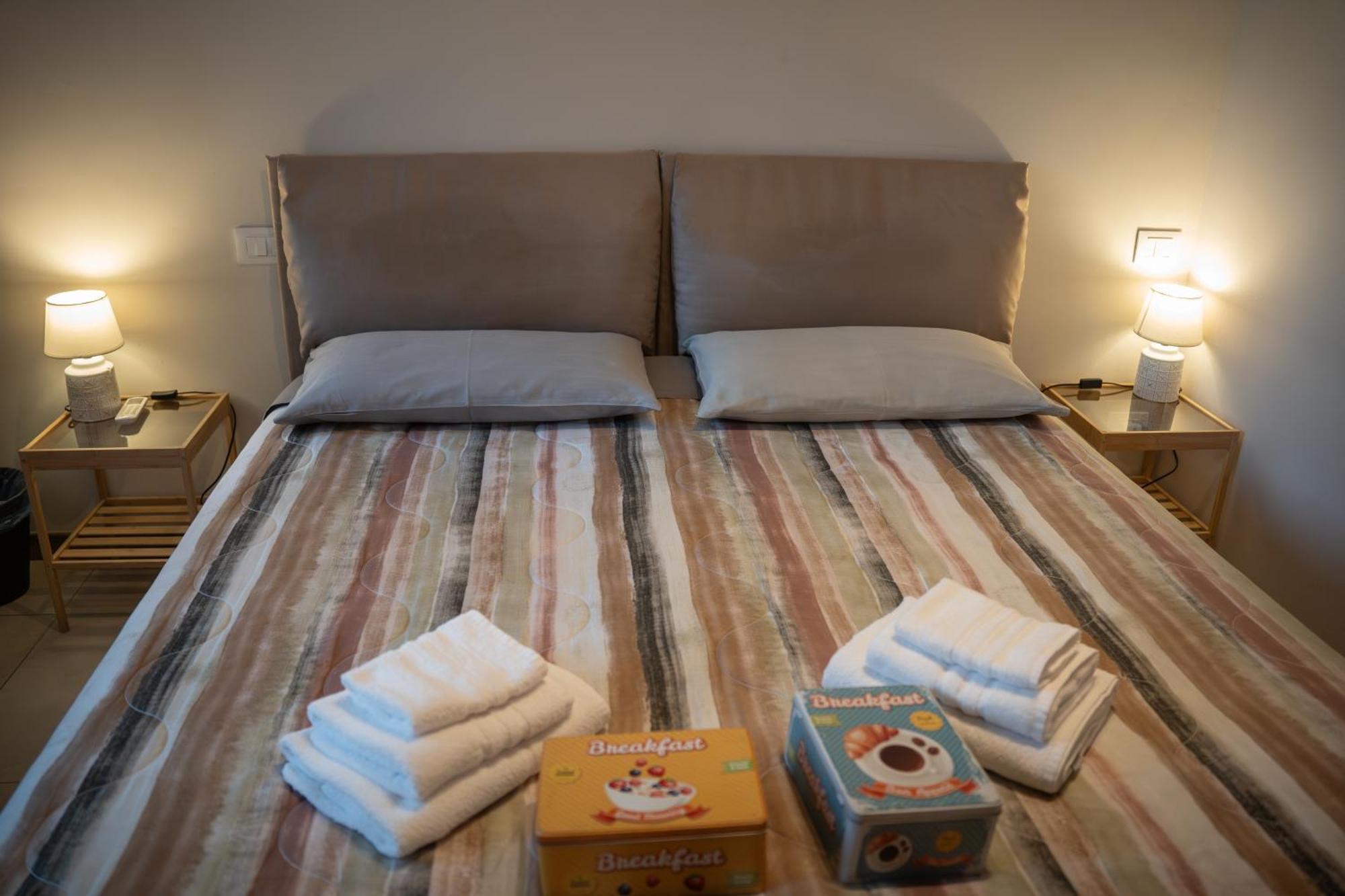 Lugaro Guest House Turin Bagian luar foto