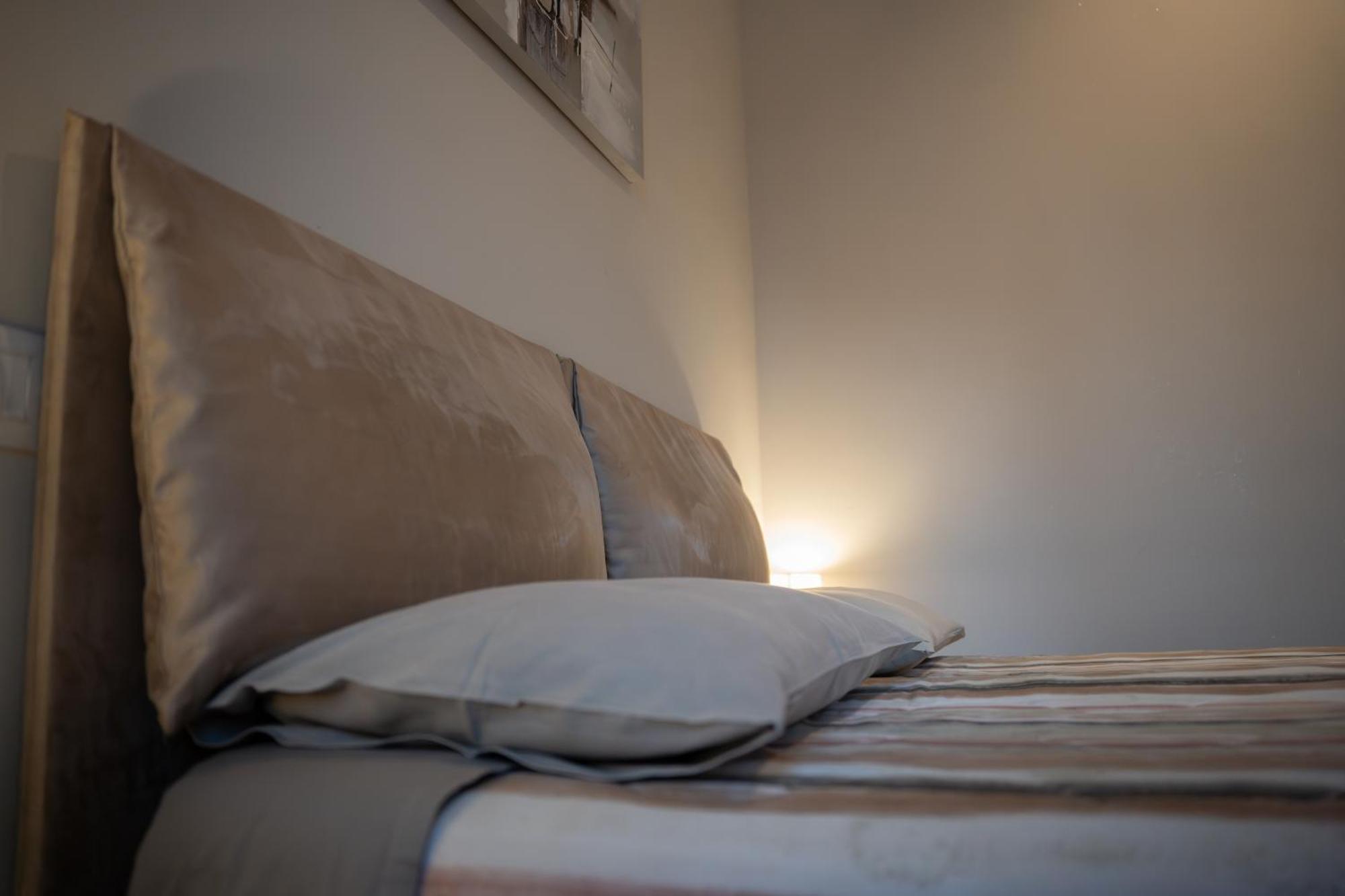 Lugaro Guest House Turin Bagian luar foto